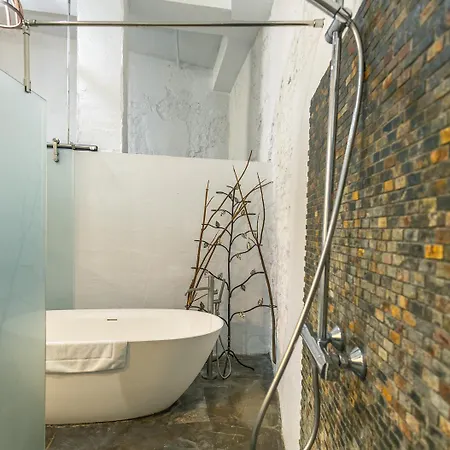 Loft-style Ground Floor Flat
