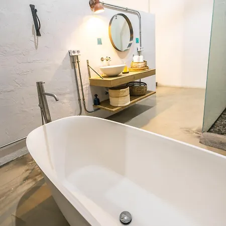 Apartment Loft-style Ground Floor Flat *