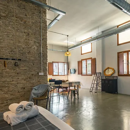 Loft-style Ground Floor Flat *