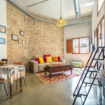 Apartment Loft-style Ground Floor Flat *
