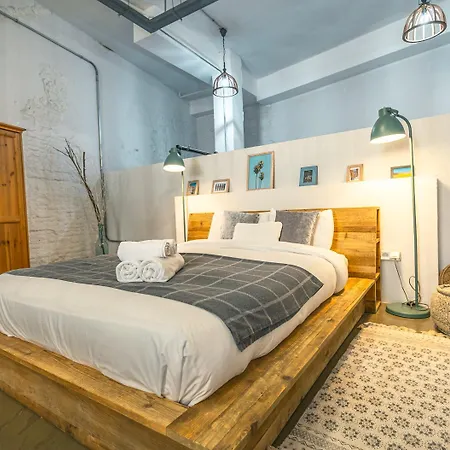 아파트 Loft-style Ground Floor Flat